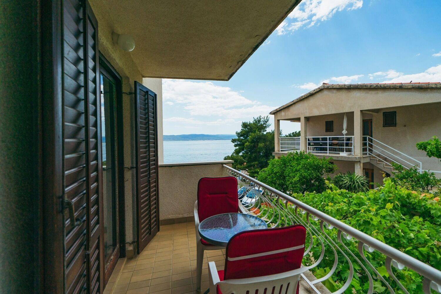Apartments Lovre - Close To The Sea Брела Экстерьер фото