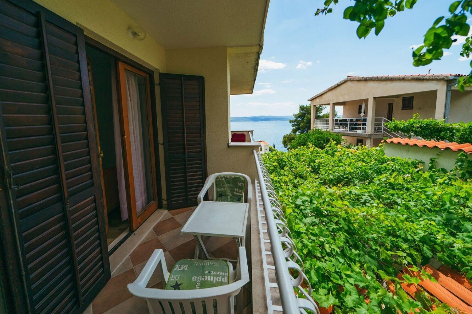 Apartments Lovre - Close To The Sea Брела Экстерьер фото
