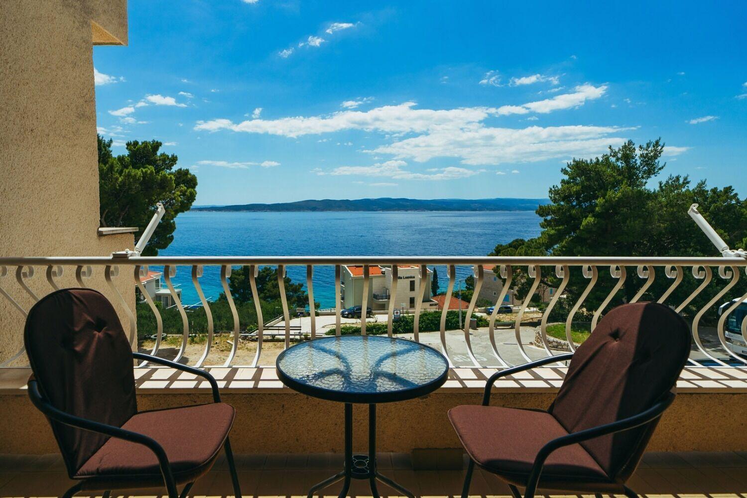 Apartments Lovre - Close To The Sea Брела Экстерьер фото