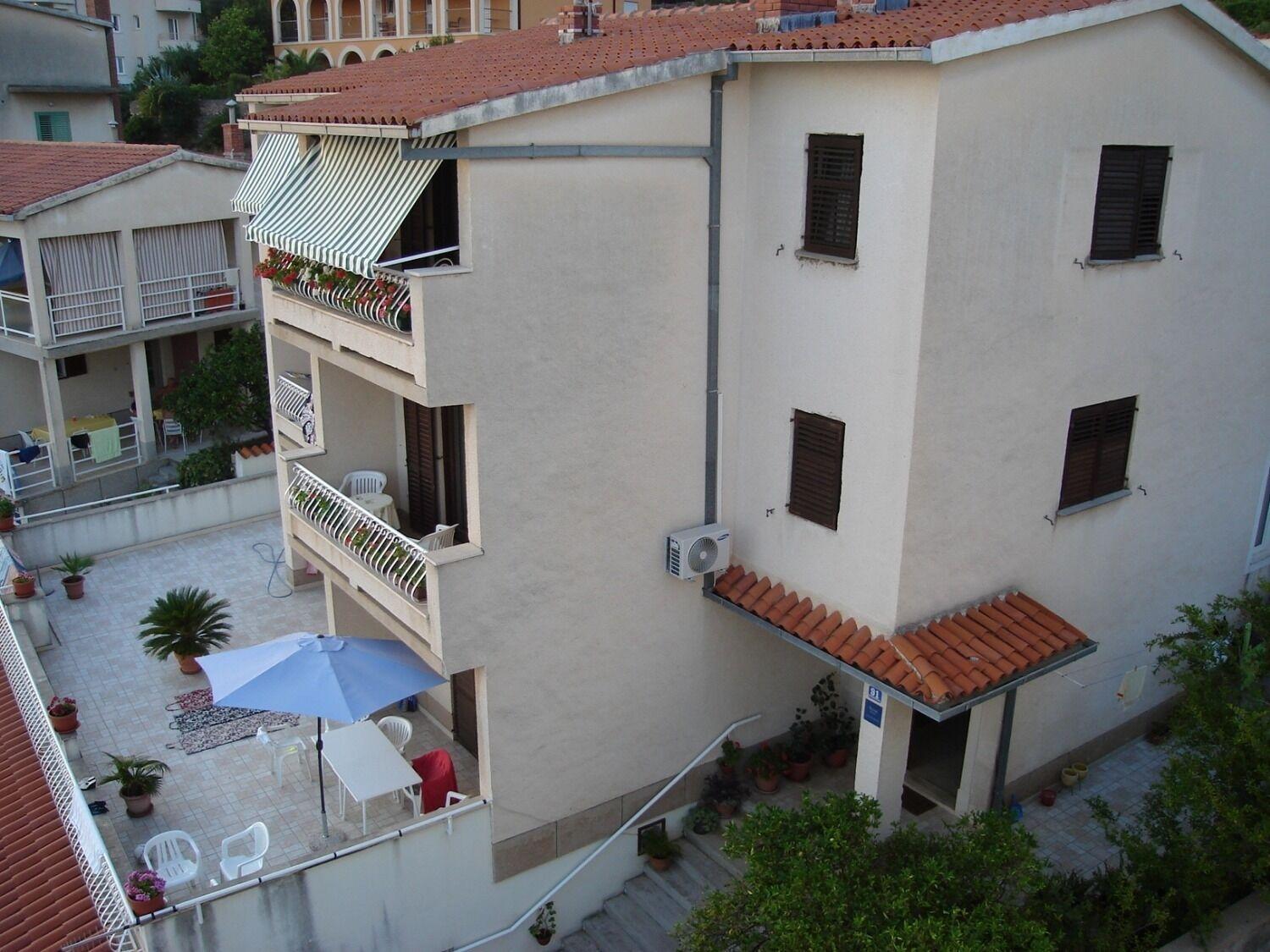 Apartments Lovre - Close To The Sea Брела Экстерьер фото