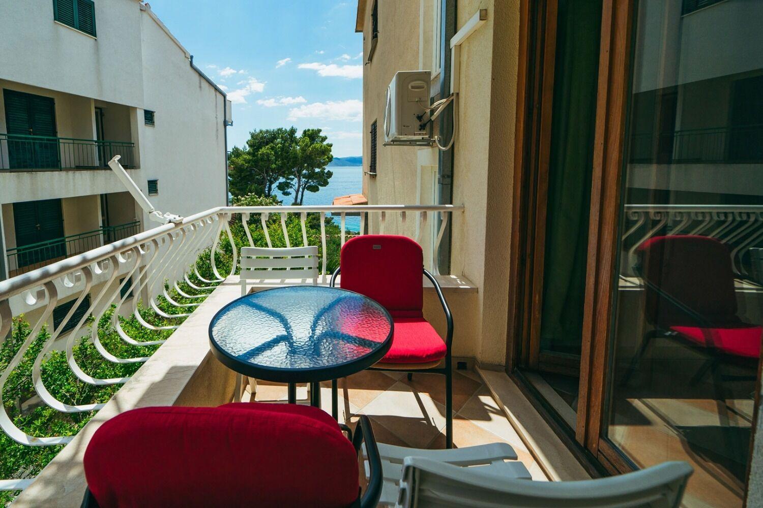 Apartments Lovre - Close To The Sea Брела Экстерьер фото